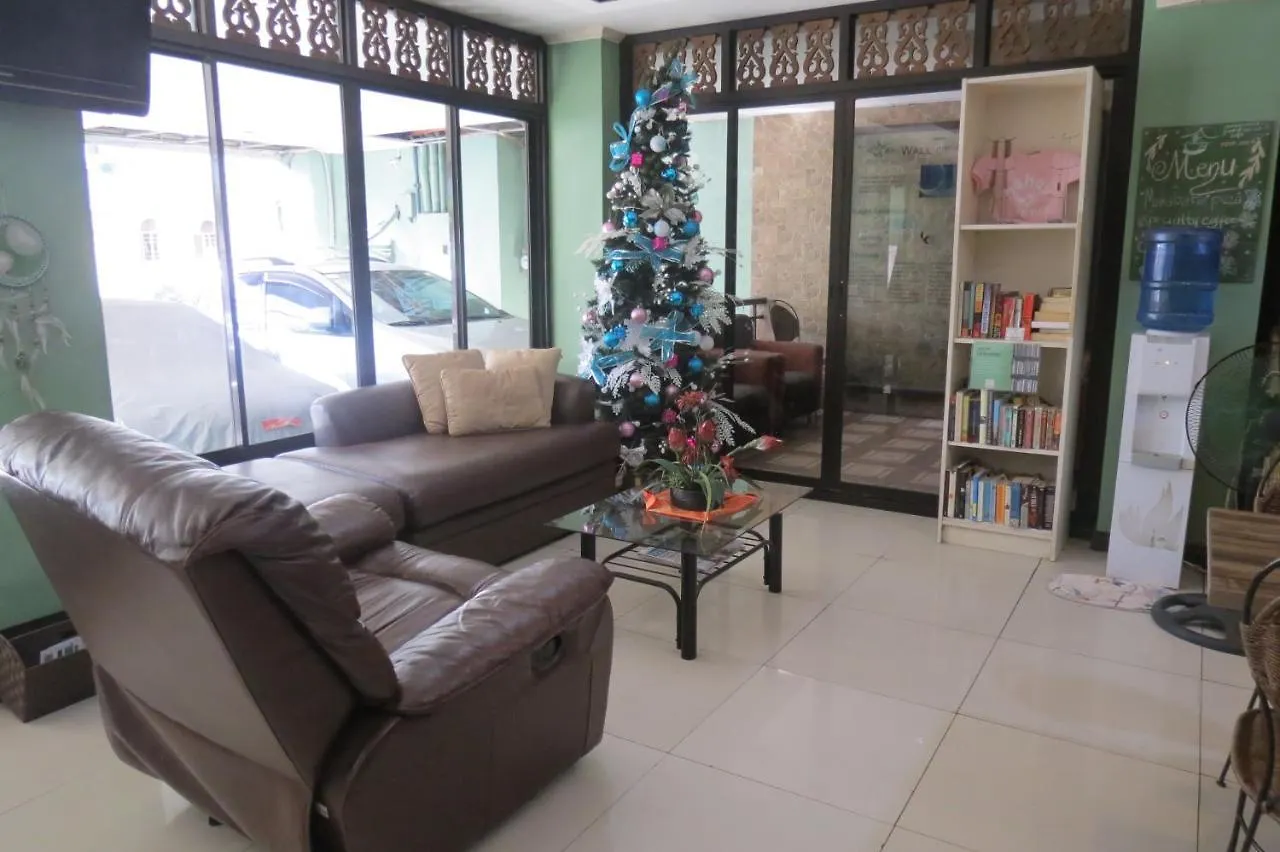 Makabata Guesthouse Manila 2*,
